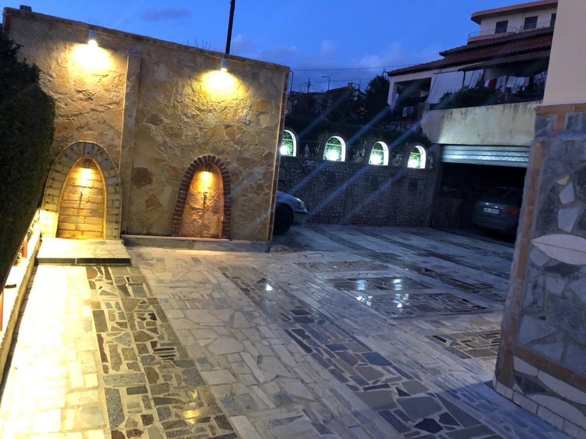The Sunset Villa Leven Vlore Bagian luar foto