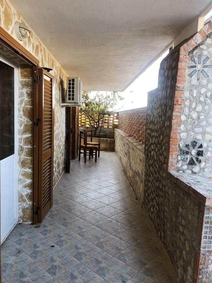 The Sunset Villa Leven Vlore Bagian luar foto